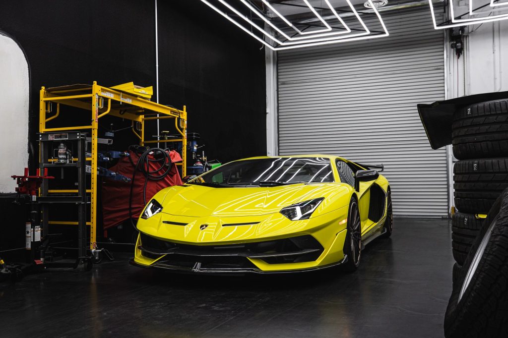 Lamborghini Revuelto: co musisz wiedzieć o architekturze 3 silników elektrycznych i V12?